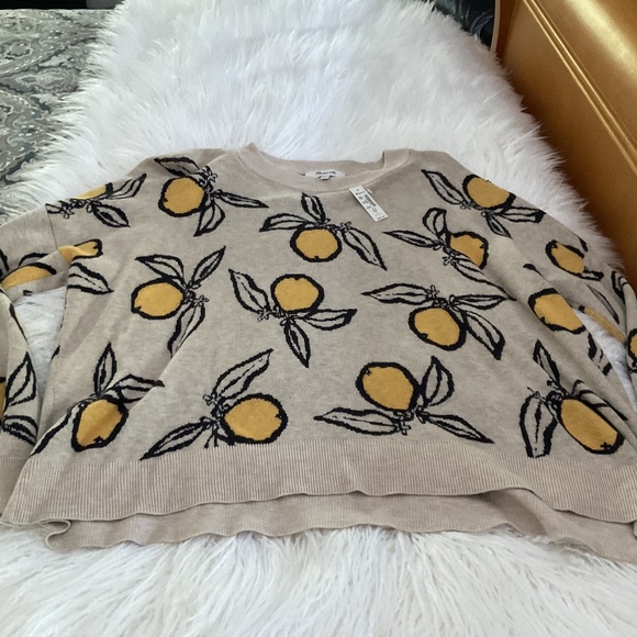 Madewell Sweaters - Madewell crew neck sweater with lemon print
